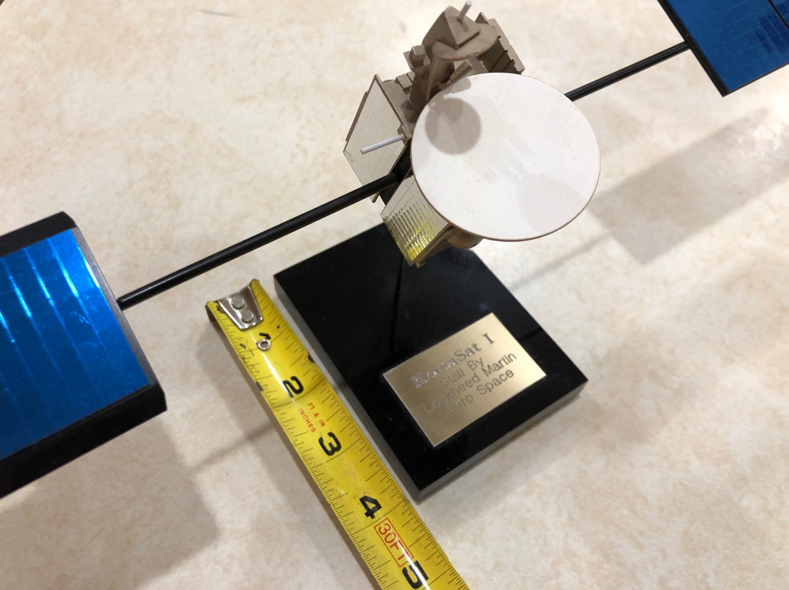 KoreaSat 1 SATELLITE LOCKHEED MARTIN ASTRO SPACE DESK MODEL UNCOMMON!