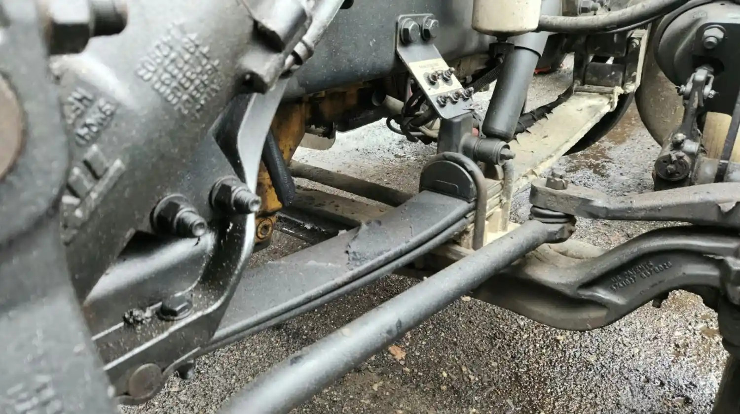 (Used) 2011 Peterbilt 384, FRONT LEAF SPRINGS Front Leaf & Springs  P-68430