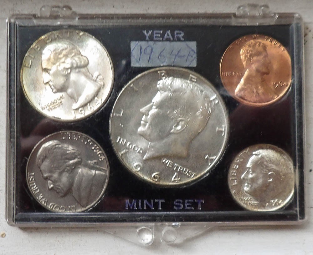 1964-P MINT SET in Original Plastic Holder - 5 Coin Set - BU - Toned Coins