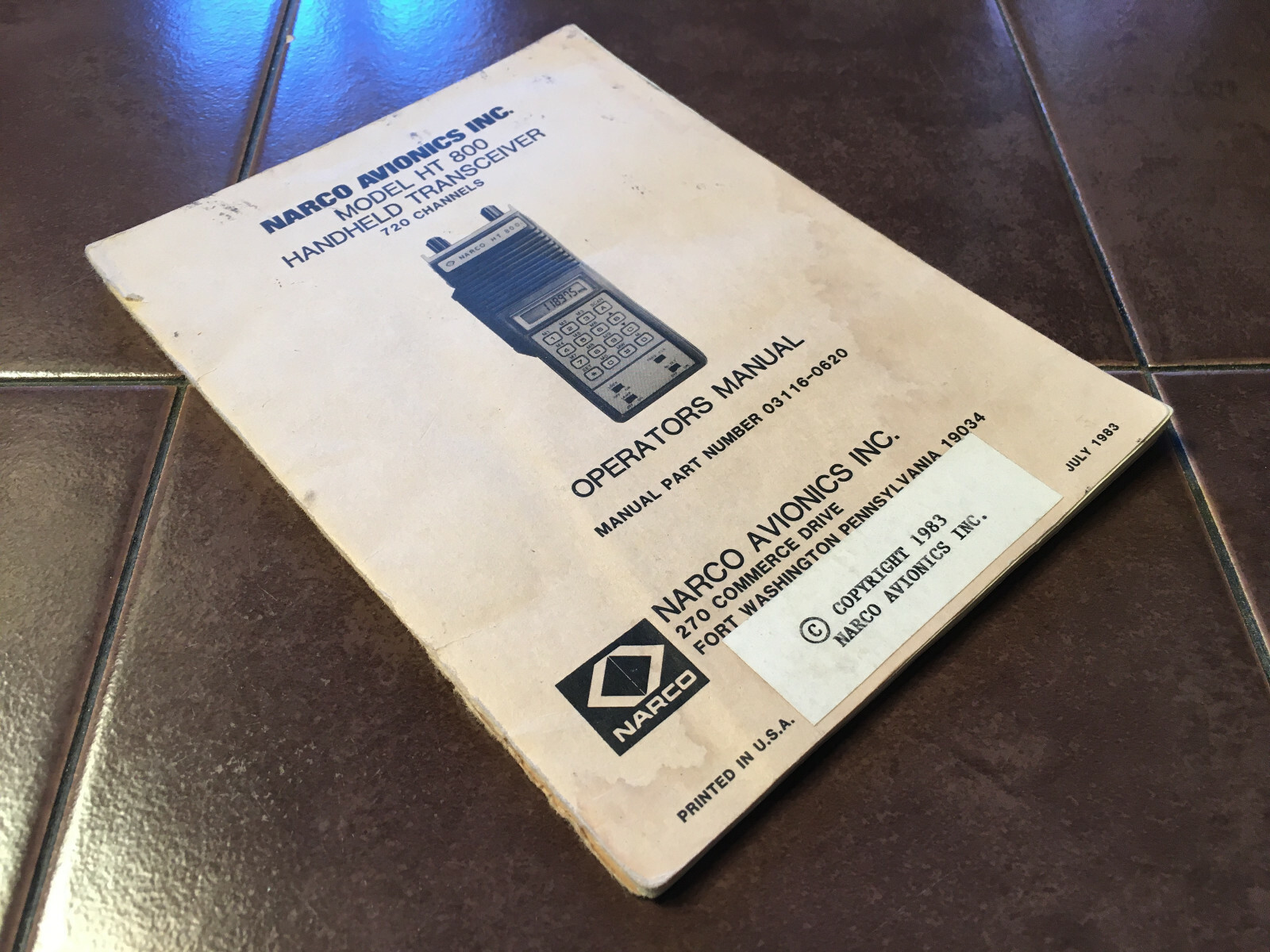 Narco HT 800 Handheld Transceiver Operator's Manual.