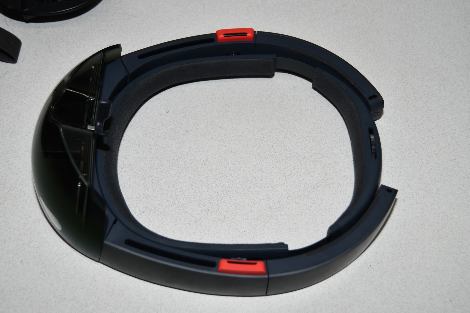 ^ Microsoft Hololens Generation 1 Virtual Headset Holo Lens #X8149