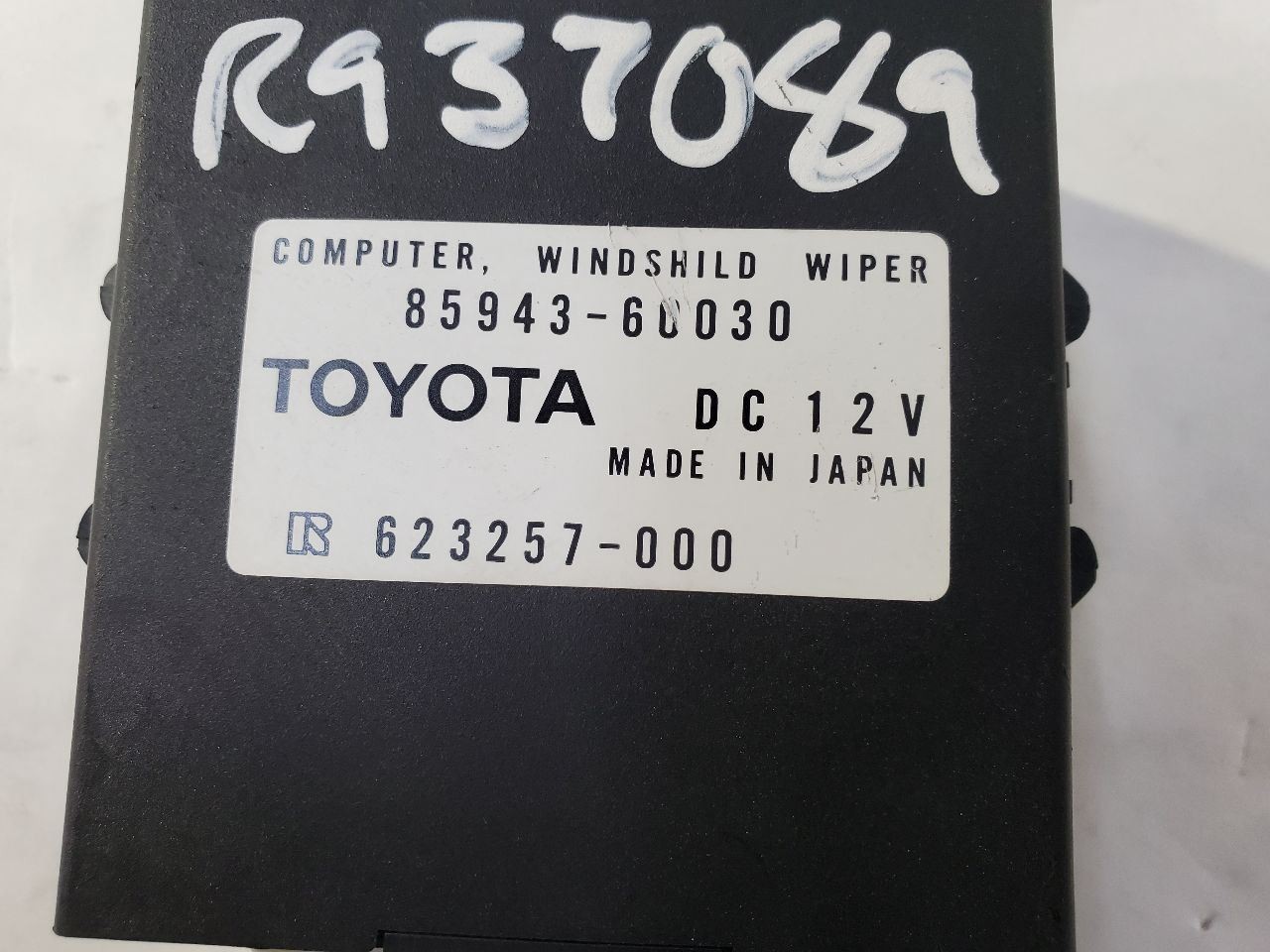 2003 Lexus LX470 OEM Windshield Wiper Computer Module 85943-60030