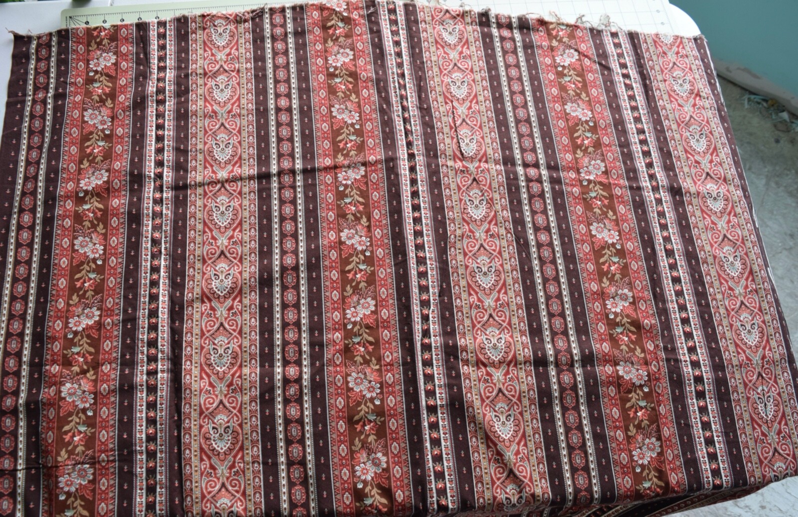 3059 1 yd 1980's VIP/Cranston Prints striped Paisley cotton fabric, lovely print