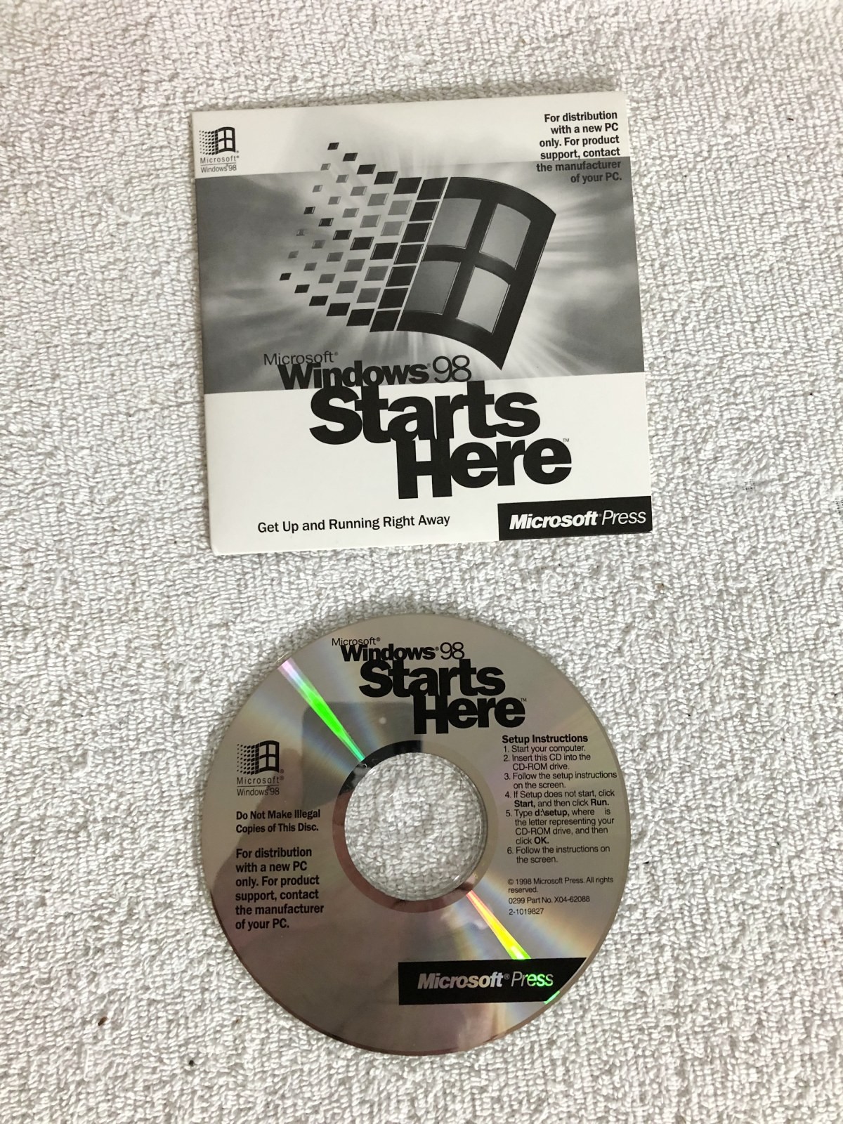 Vintage CD - Microsoft Windows 98 Starts Here