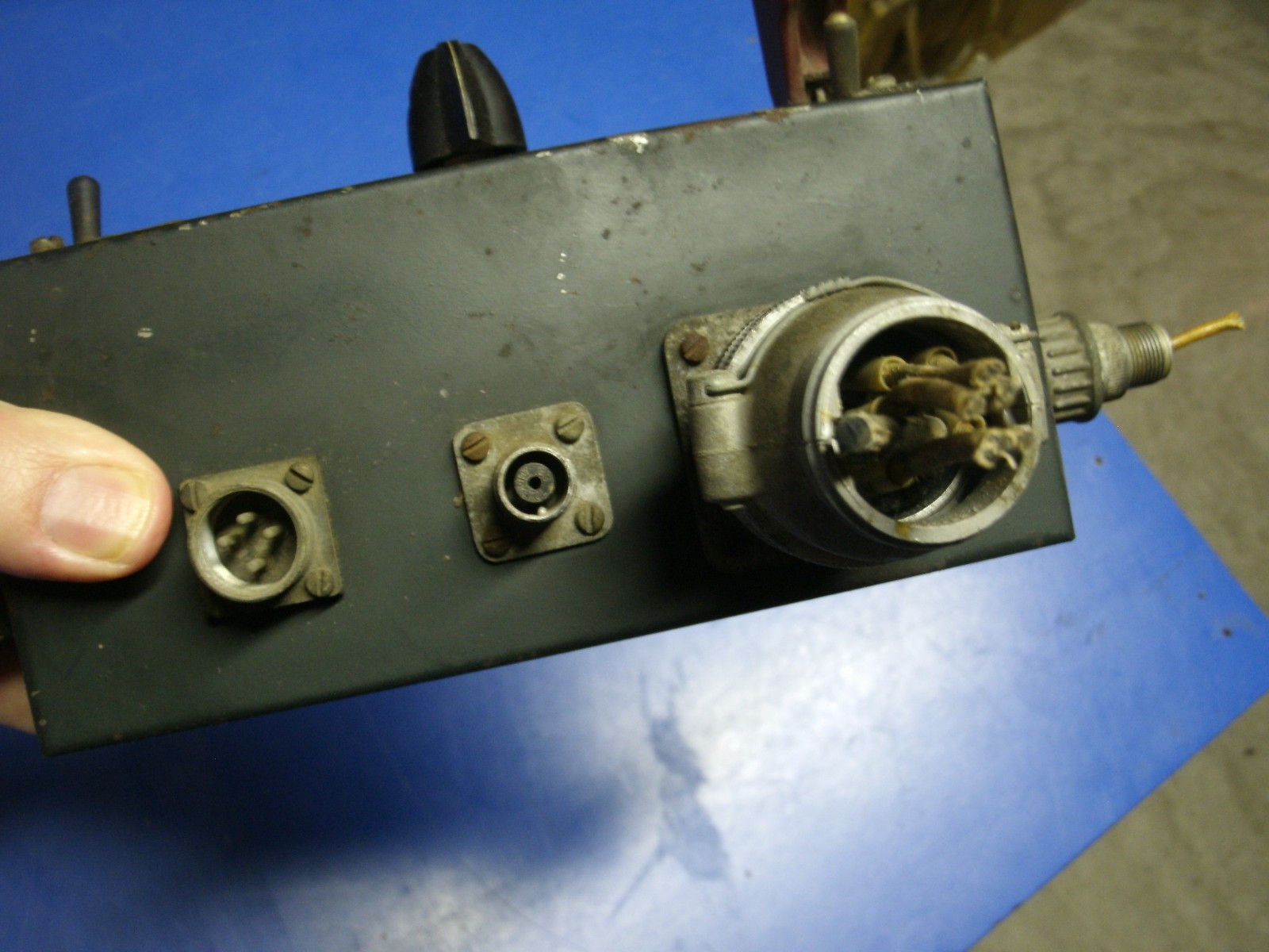 US AIRCRAFT GUN SIGHT - GUN CAMERA SWITCH W.W.II