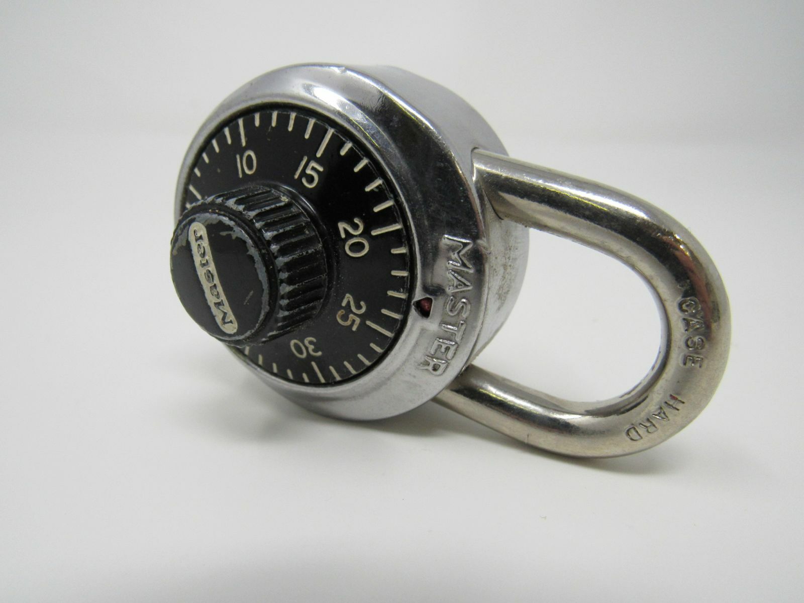 Master Lock Co Combination Pad Lock Back Key Hole 82346 V56