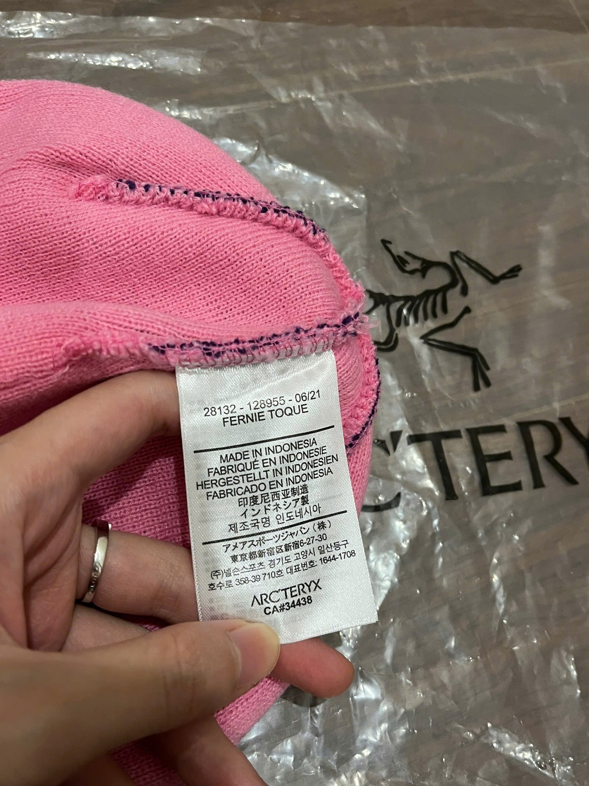 Arc’teryx Bird Word Toque Beanie Pink – Unisex Winter Hat NWT 2026