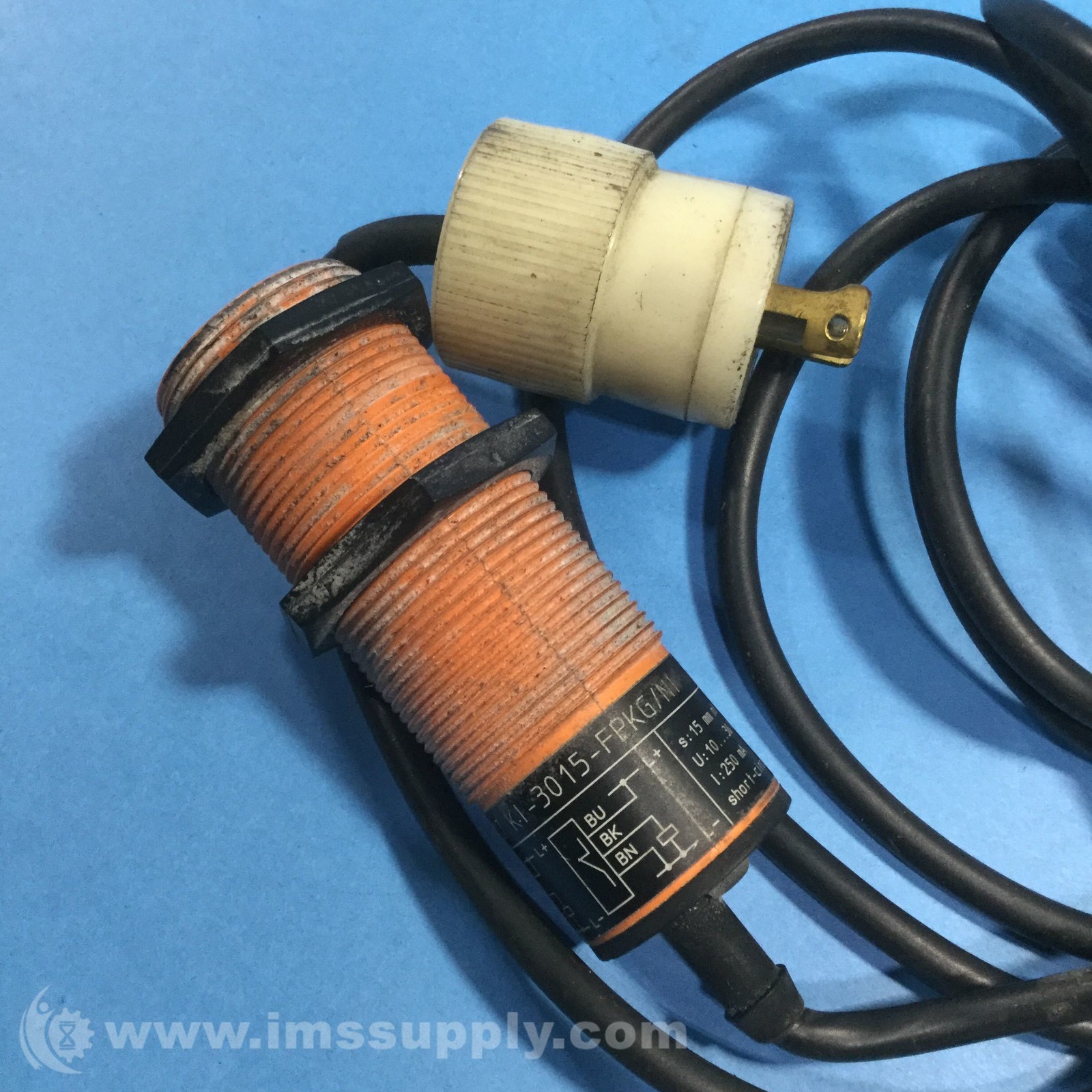 Ifm KI5207 Capacitive Sensor, 2 m Cable, M30 x 1.5 7803