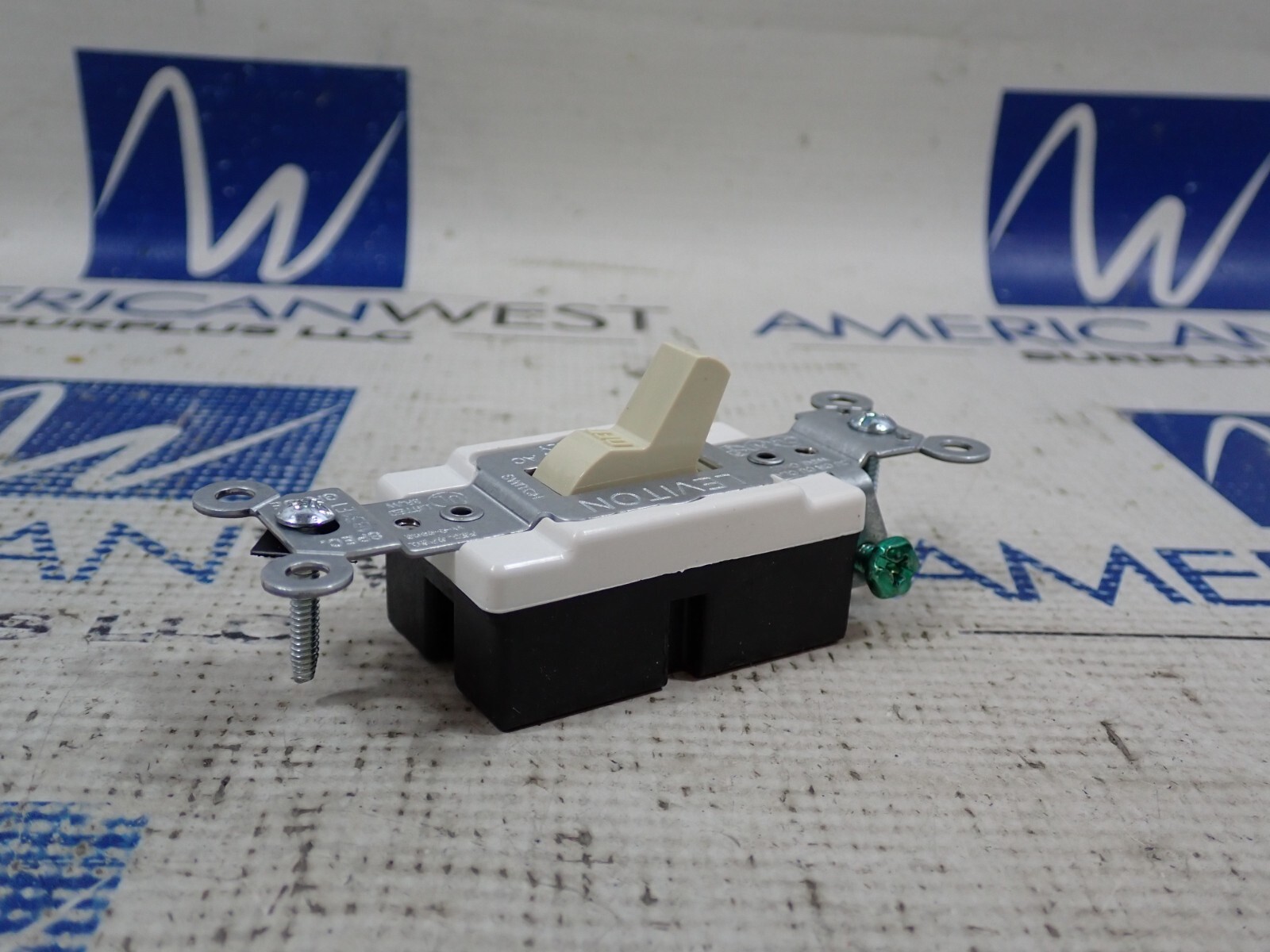 Leviton CS115-21 Ivory Toggle 15 Amp 120/277V Quantity 10
