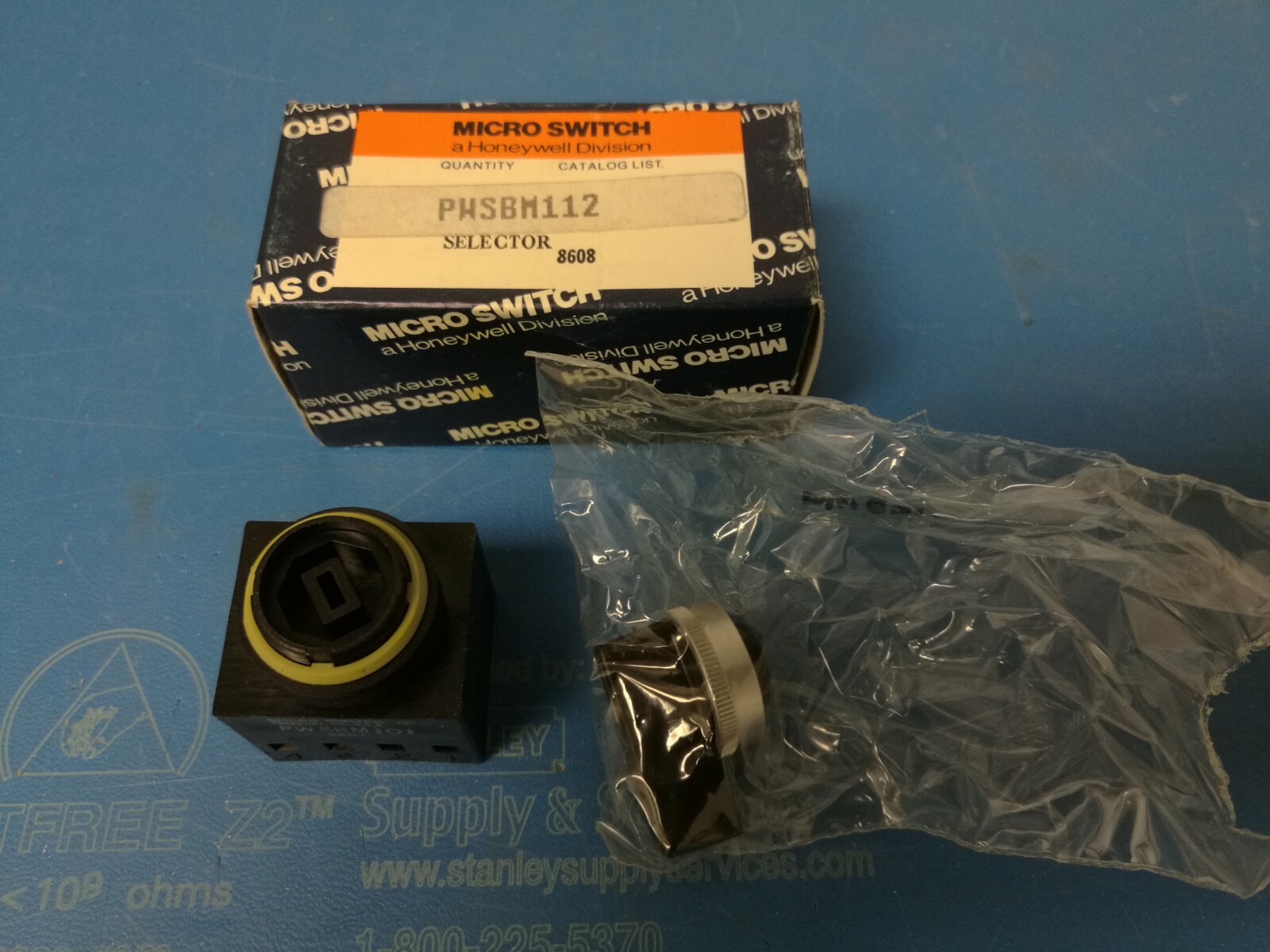 MICRO SWITCH PWSBM112 SELECTOR SWITCH BASE NIB