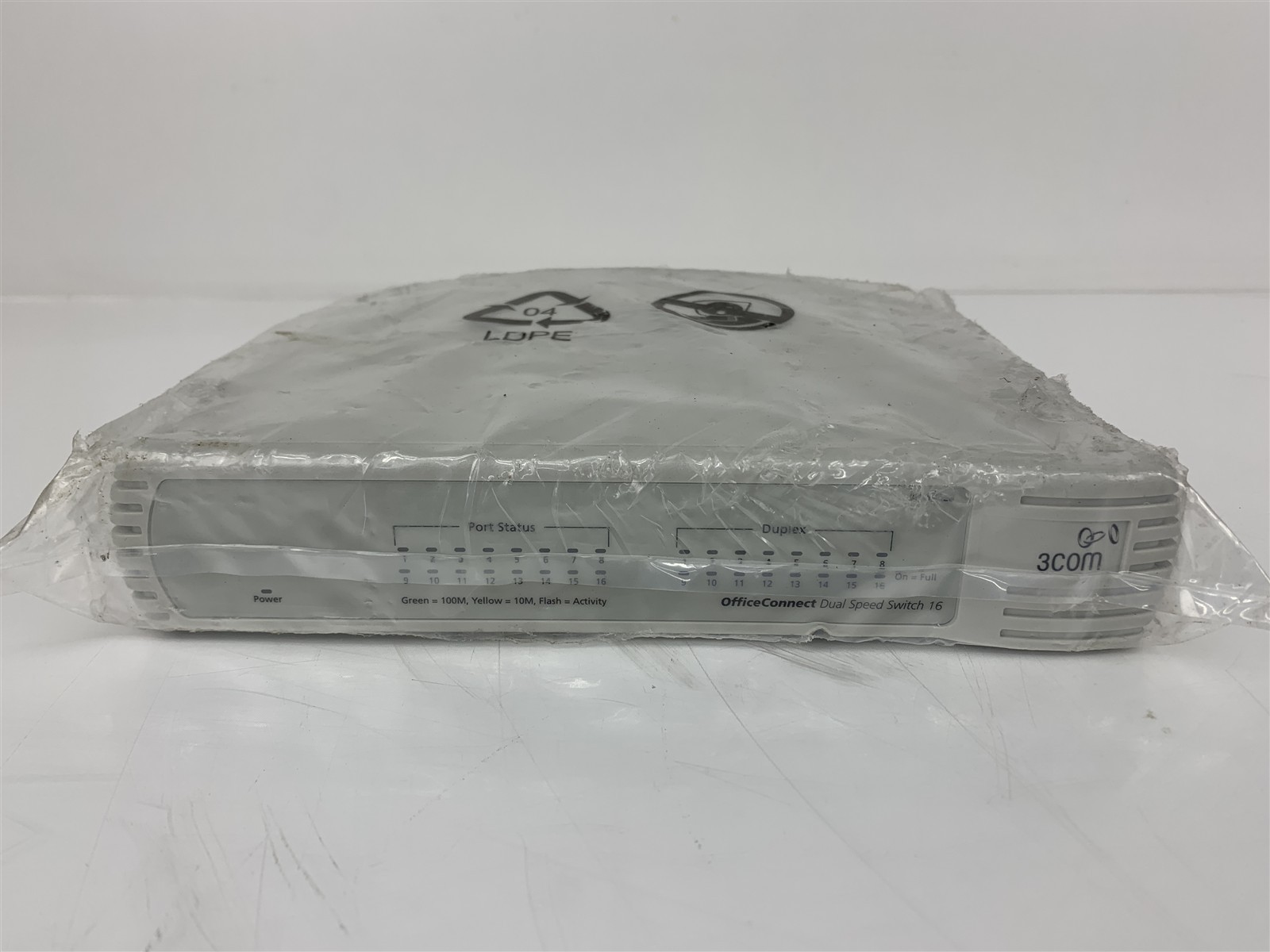 3Com Office Connect Dual Speed Switch 16-Port (3C16792B)