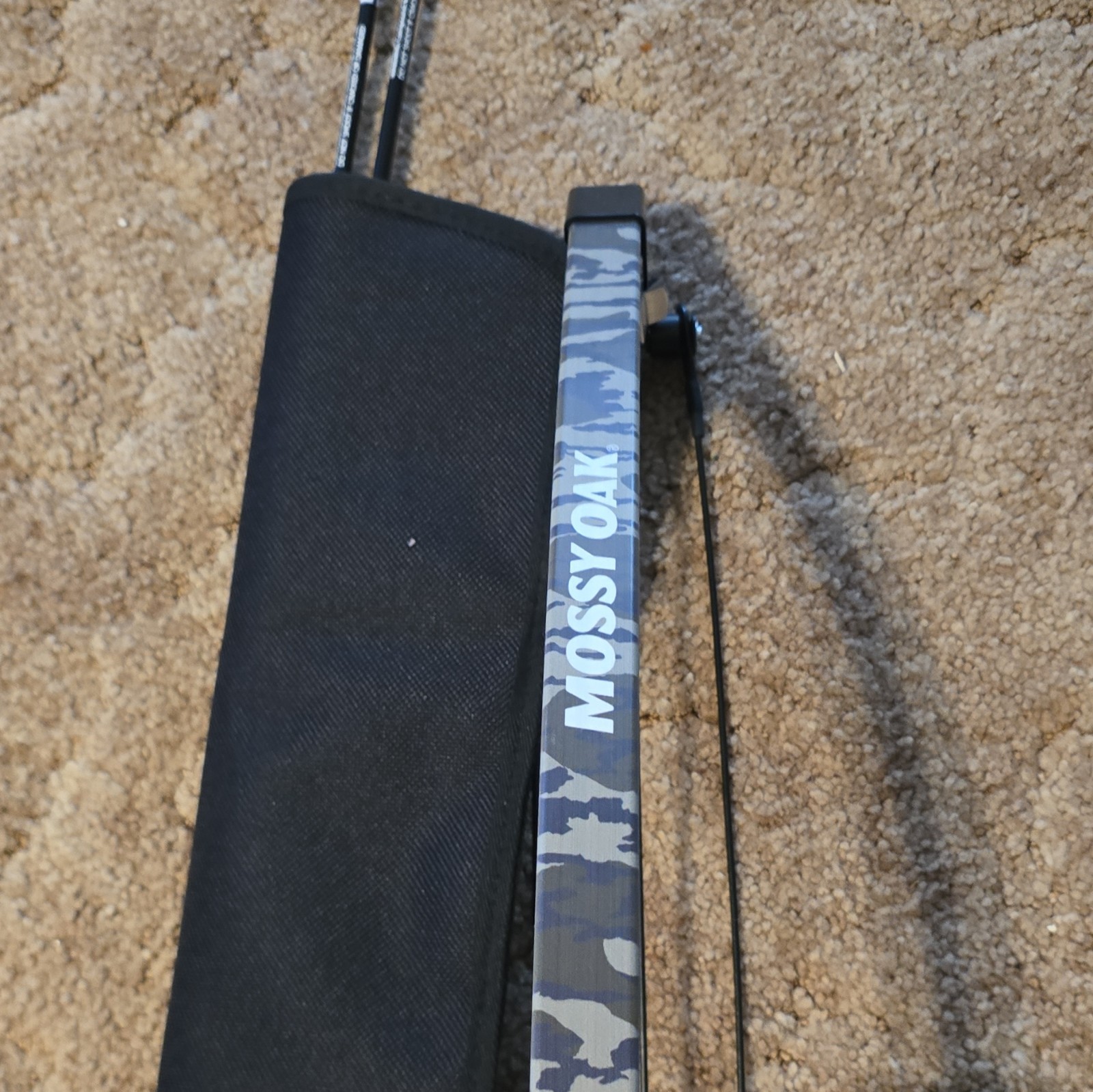 Mossy Oak Youth Compound Bow Black/Gray w/ Soft Case, & Arrows