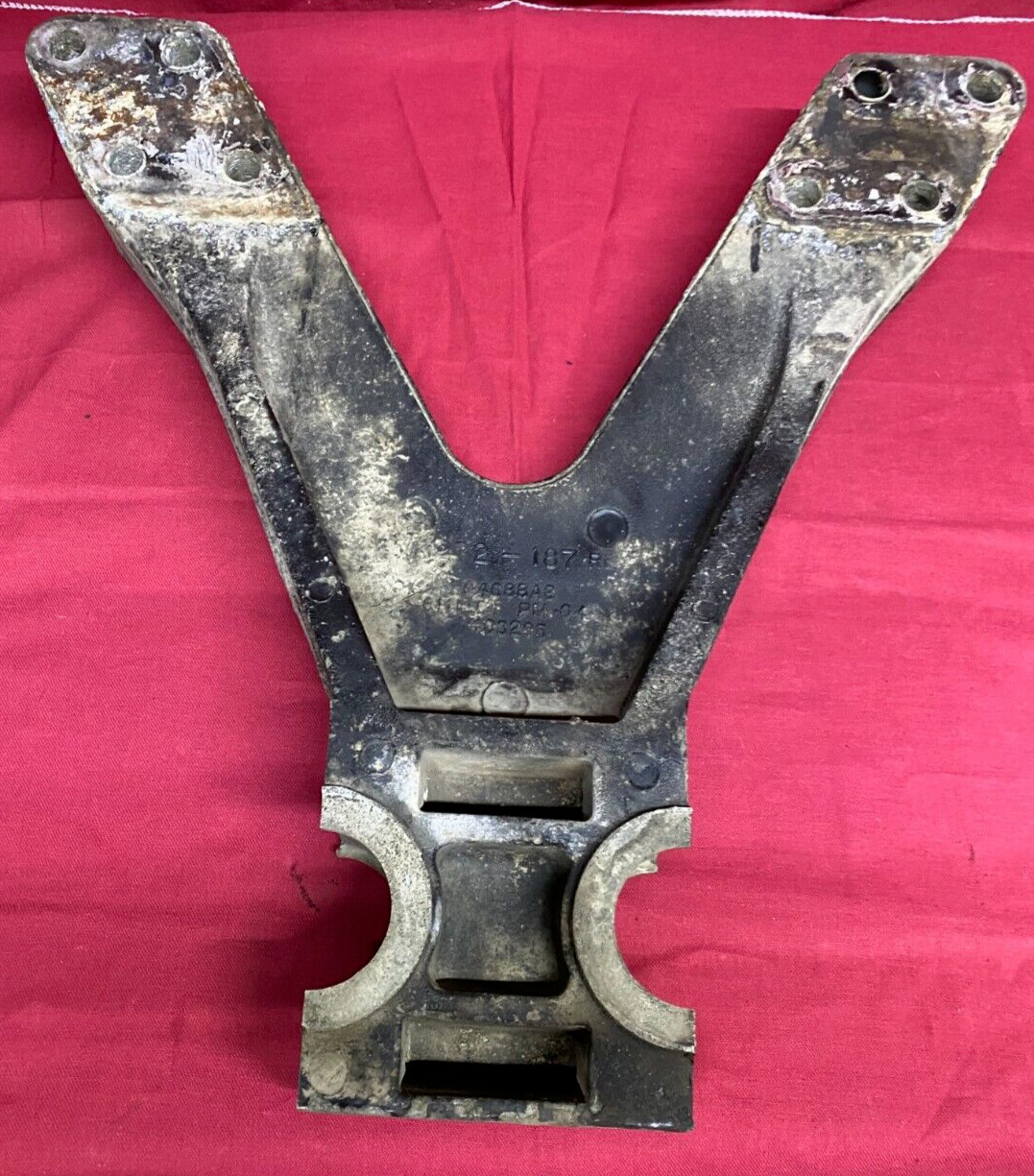 KENWORTH  UPPER UBOLD SADDLE, Airglide Suspension Bracket, Center Frame K272-187