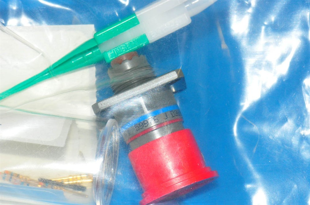 New (2pcs) D38999/20WA35PN A E PETSCHE Interconnect MIL-Spec