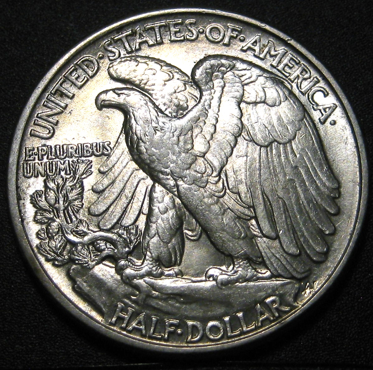 1944-P SILVER LIBERTY WALKING HALF DOLLAR - 90% SILVER - UNCIRCULATED. (n)