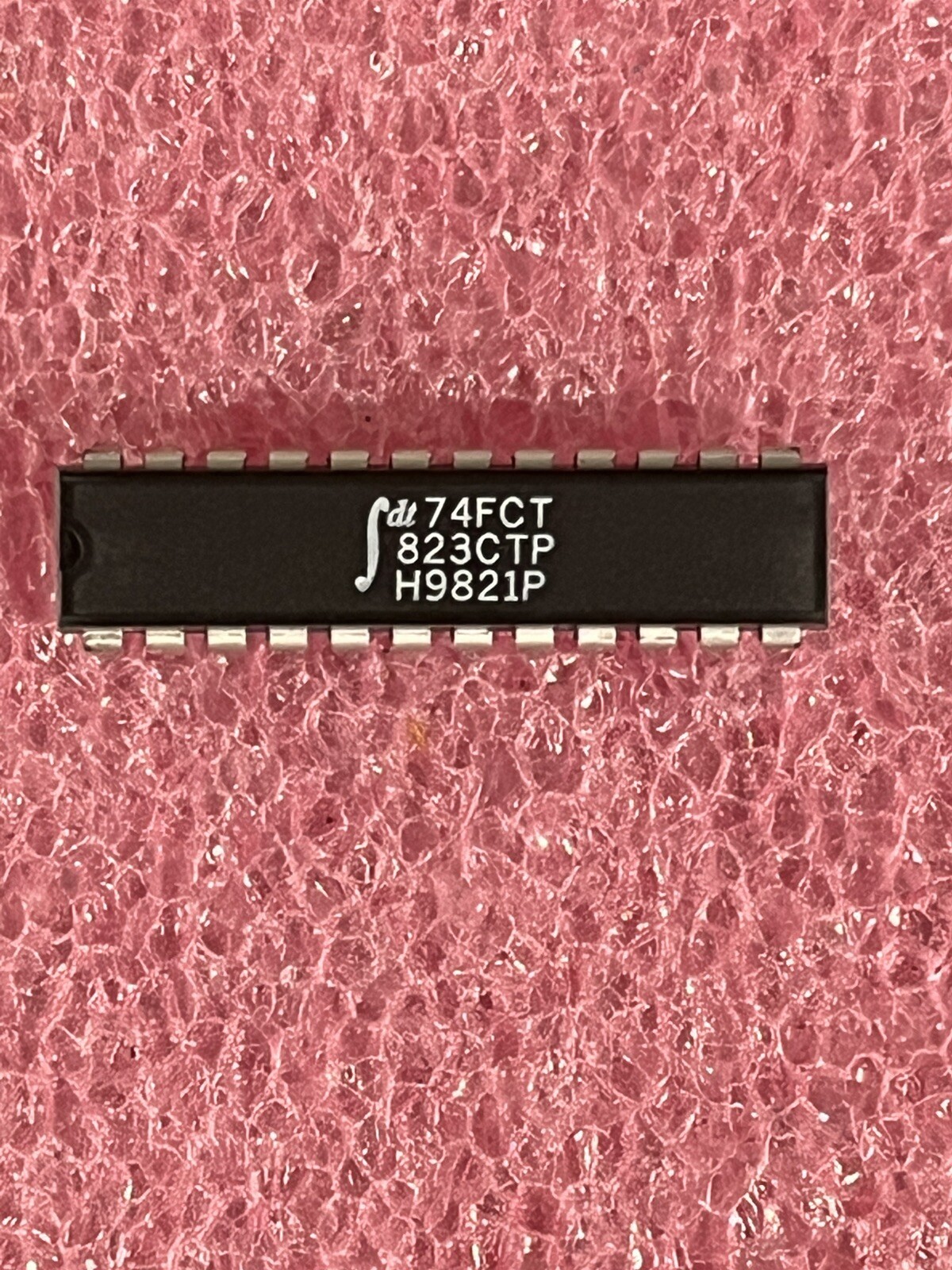 74FCT823CTP IC CMOS BUS INTERFACE REGISTER 24 PIN DIP IDT (LOT OF 3)