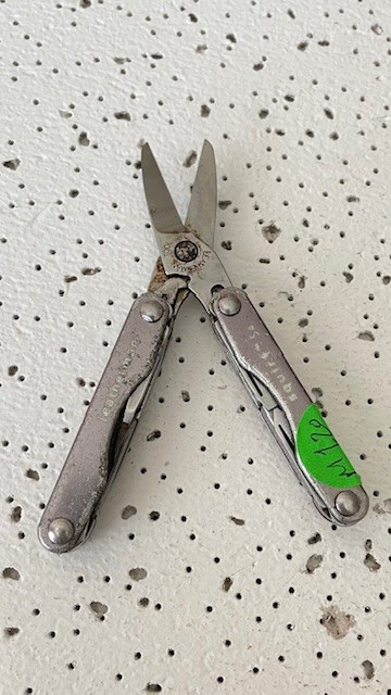Leatherman SQUIRT S4 Silver Scissors Knife File Multi Tool - - - - -