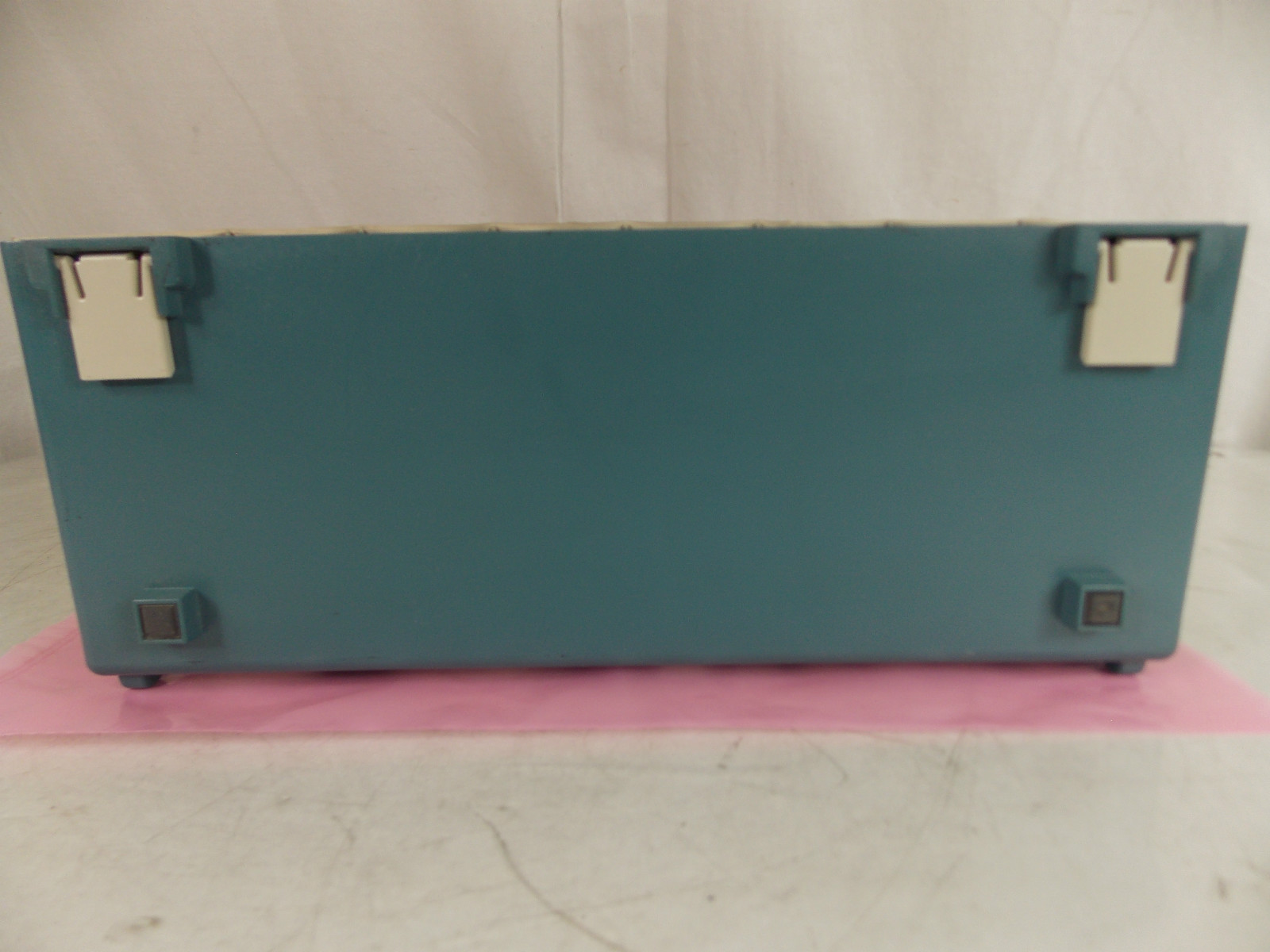 TEKTRONIX AFG 3252 ARBITRARY / FUNCTION GENERATOR CABINET/ COVER SHIELD