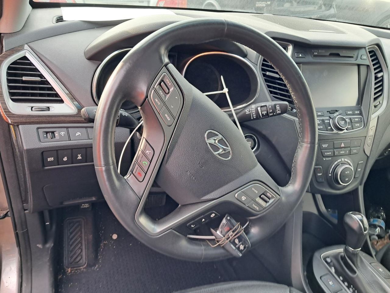 SANTA FE 2015 Glove Box 4798852