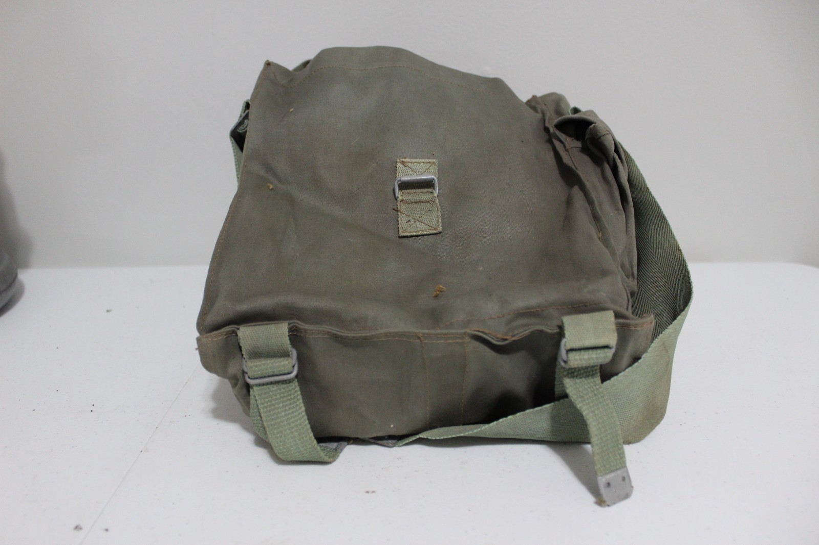 Polish Military Soviet era gas mask carrying bag shoulder pouch vintage 1968
