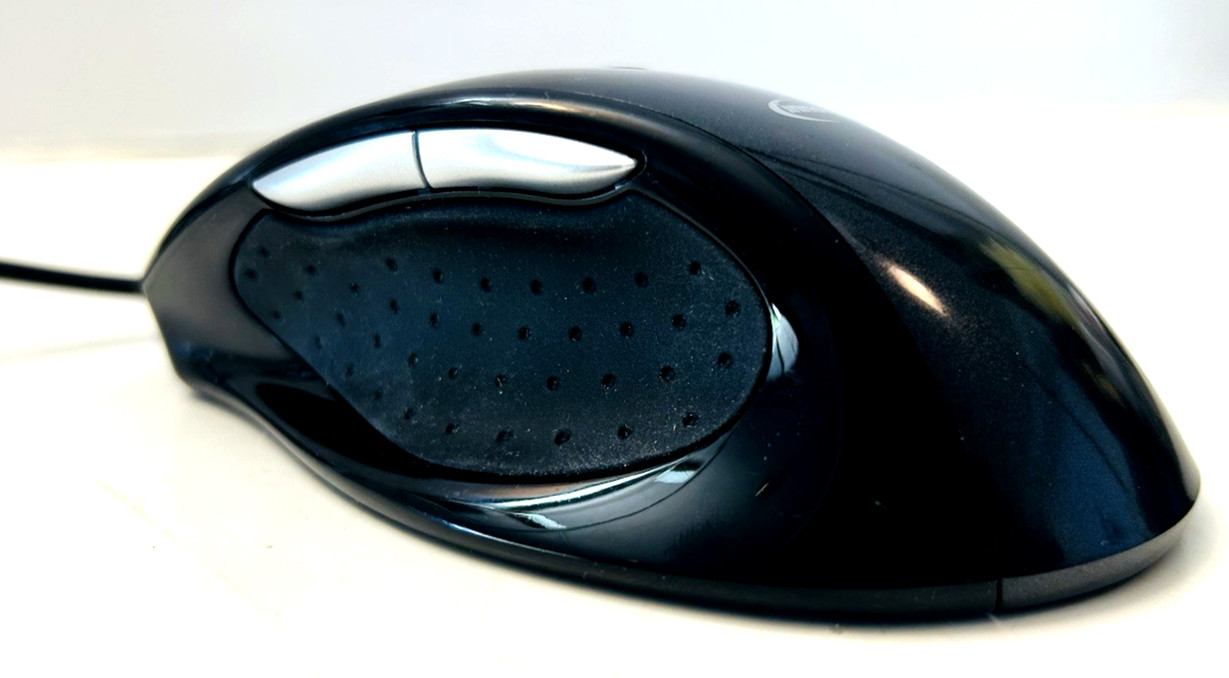 Innovera IVR-61014 Blue Light Mouse USB Wired Black