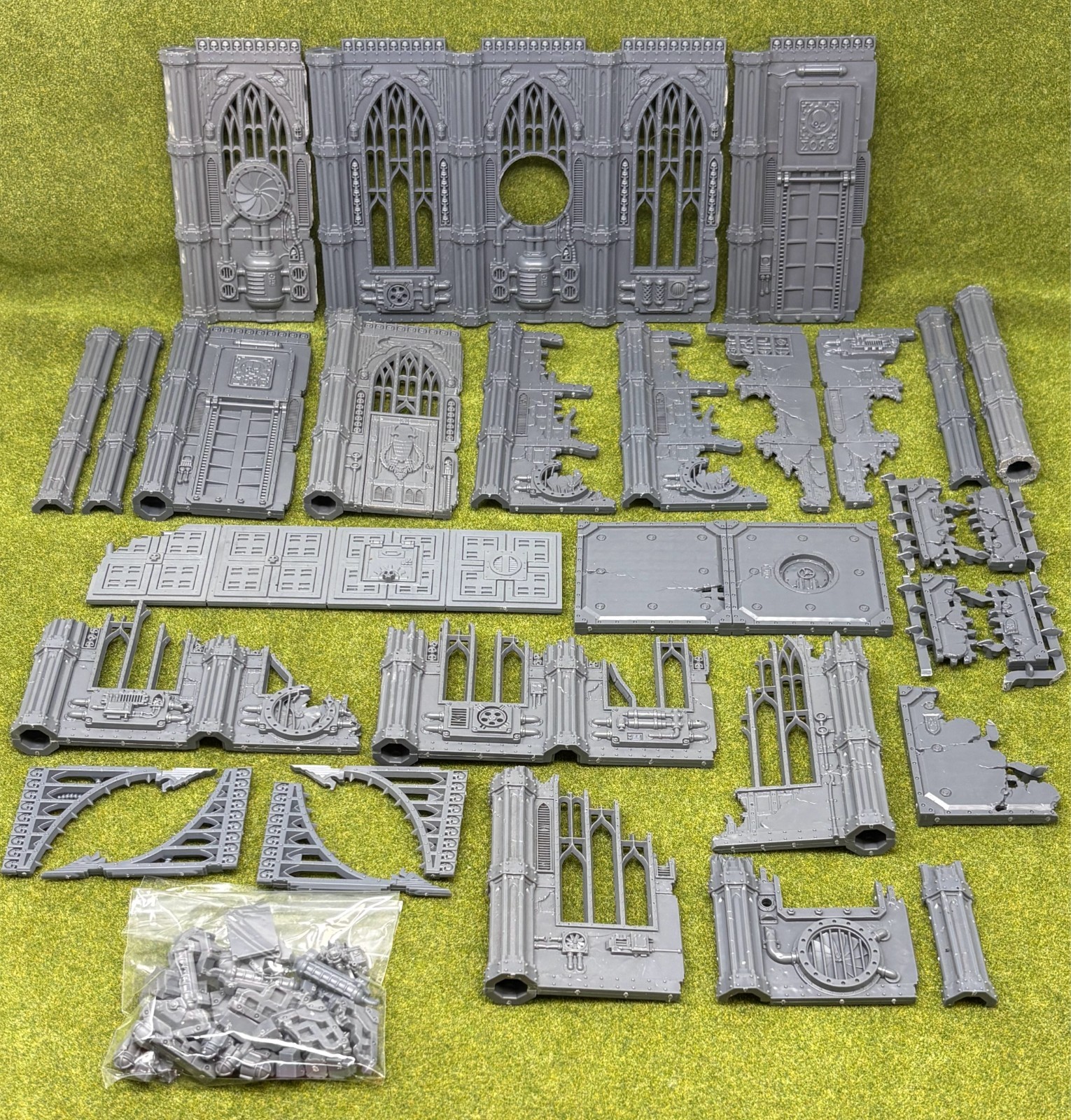 Warhammer 40k: Adepta Sororitas - Battle Sanctum Lot #8 (Plastic Terrain Pieces)