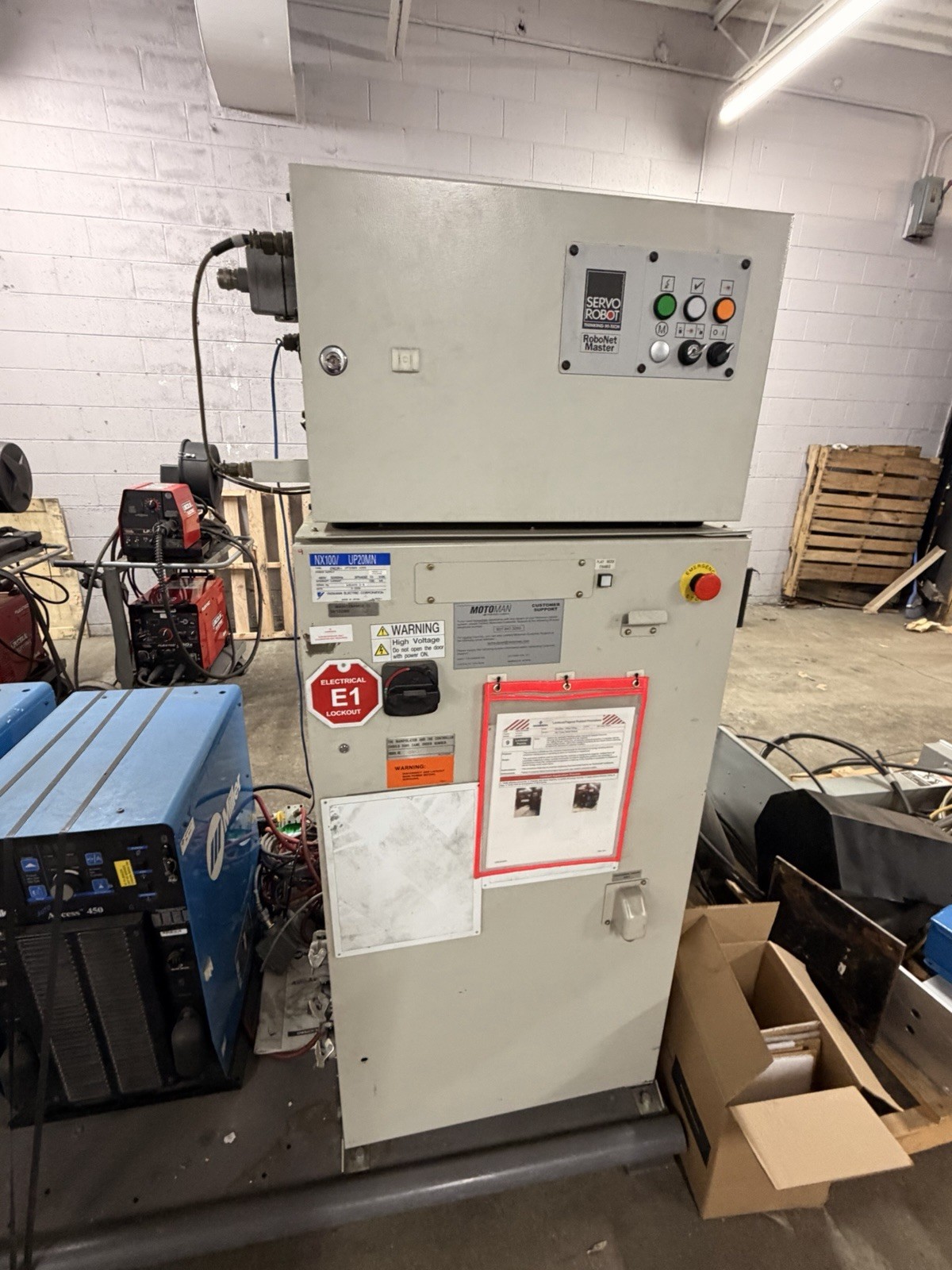 MOTOMAN HP50-20 Welding Robot NX100 Control