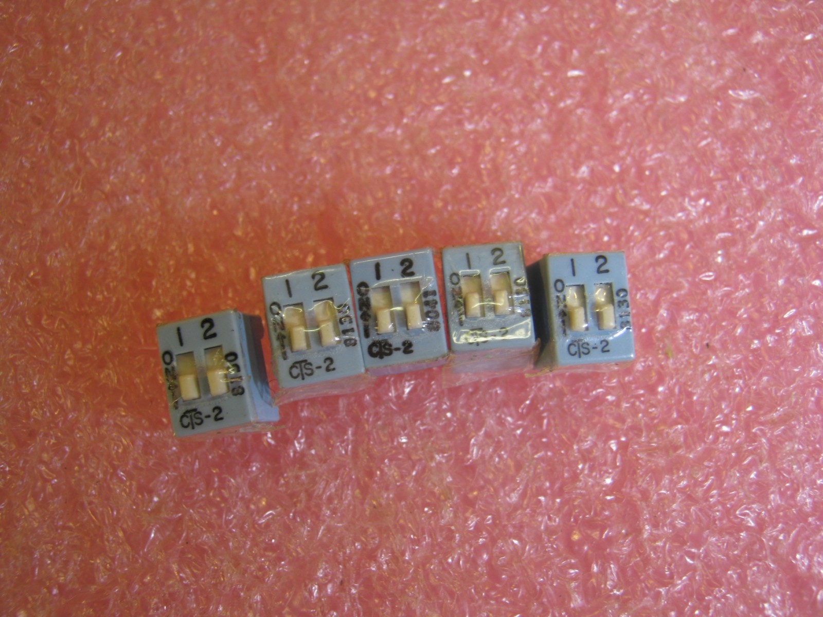 CTS CTS206-2ST NOS Lot of 50 NOS Pieces
