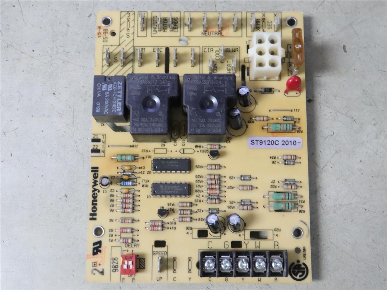 Honeywell ST9120C2010 Furnace Control Circuit Board