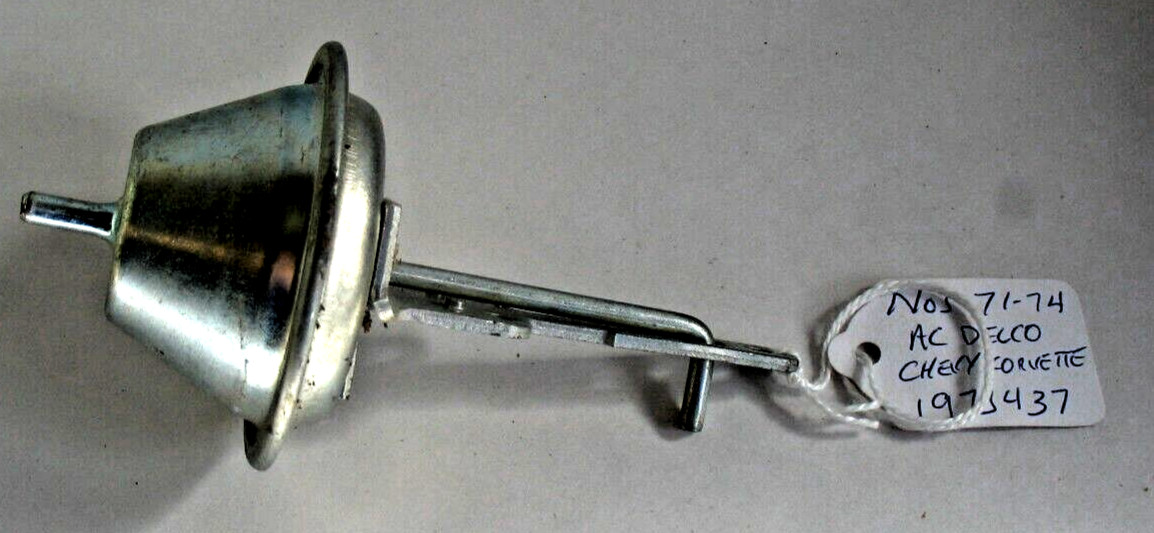 New NOS GM 71 - 74 Corvette Vacuum Advance 1973437