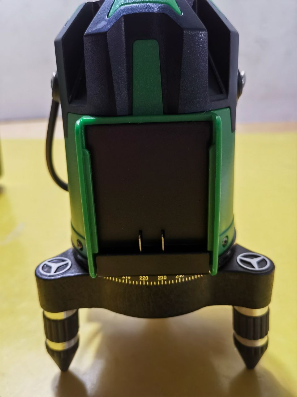 Self Leveling Laser Level Green Beam Horizontal Vertical Line Builder Tool