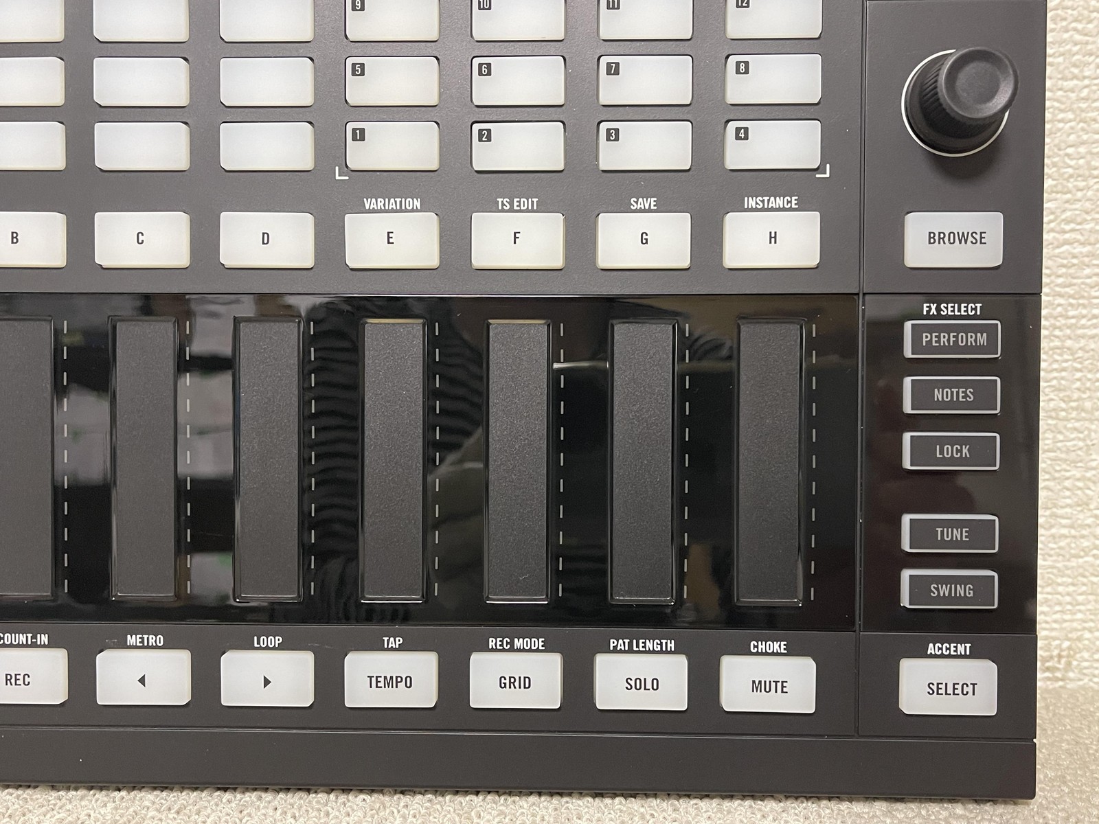 Native Instruments Maschine Jam Controller Production Performance System w/Box
