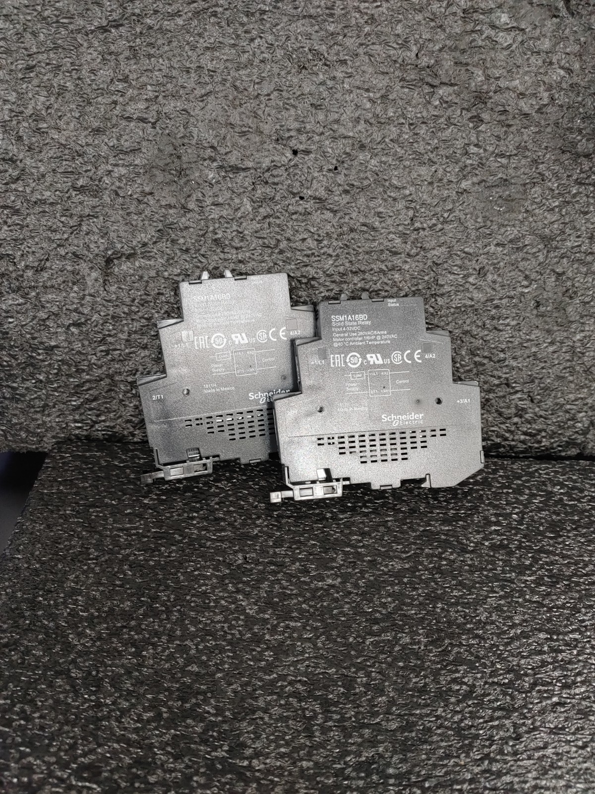 Lot of 2 SCHNEIDER ELECTRIC SSM1A16BD Solid State Relay