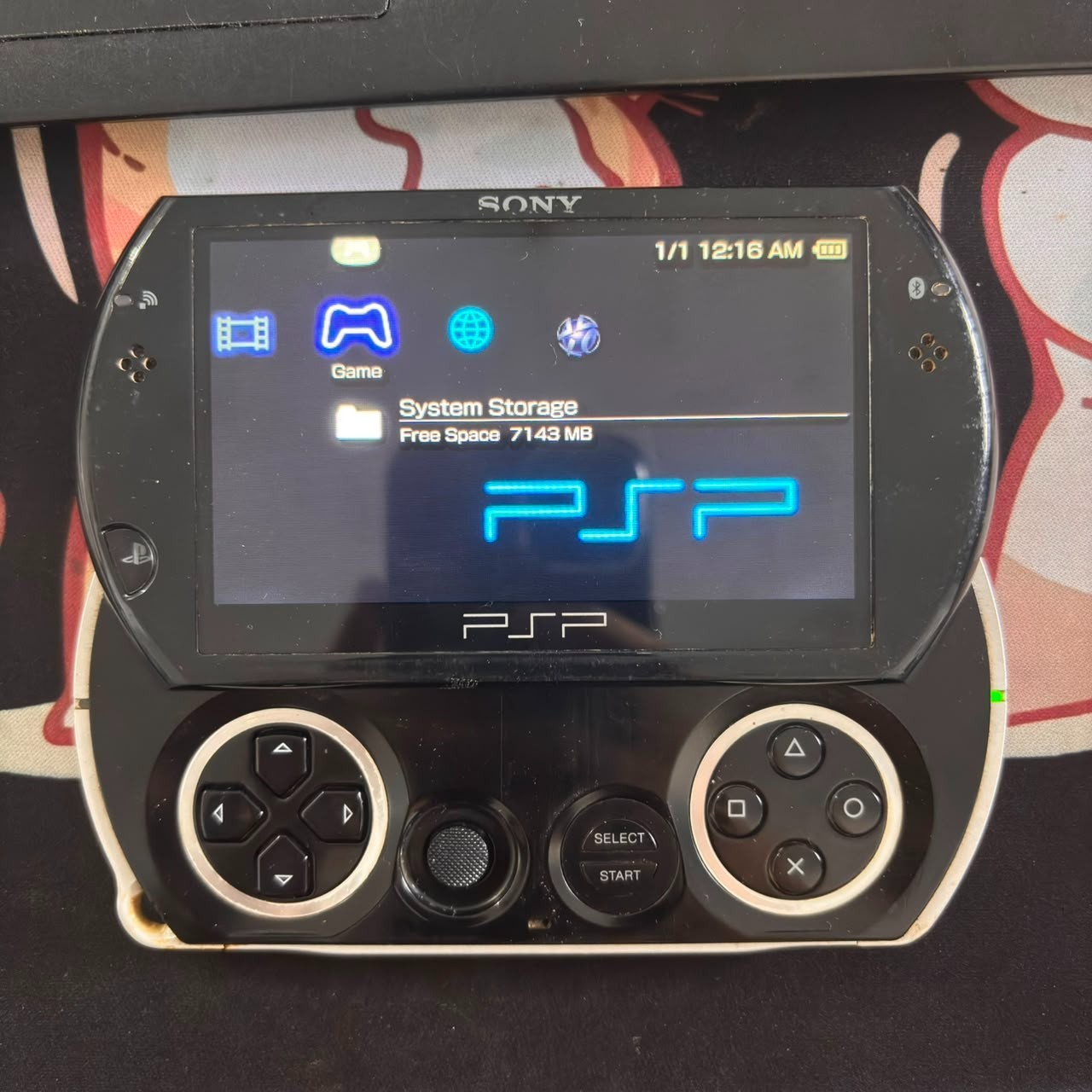 Pre-Owned Play Station Portable Sony Black PSP GO PSP-N1002