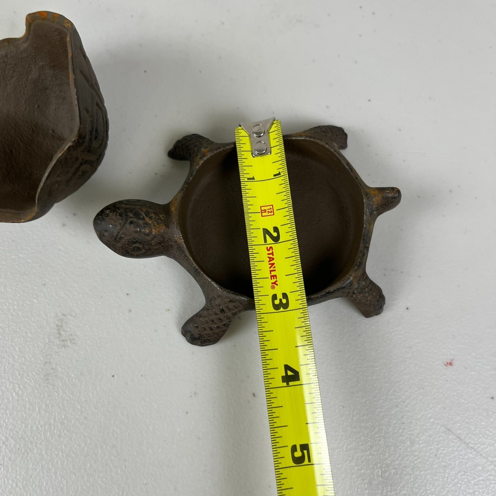 VINTAGE Turtle Hide A Key Box Hideaway Rustic Cast Iron Garden Figure Tortoise