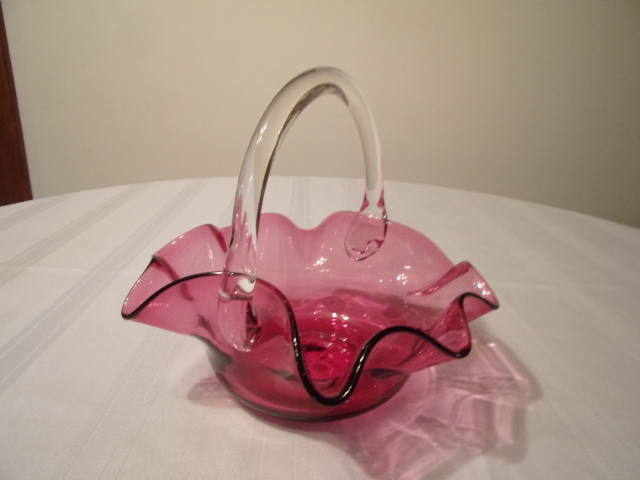 NICE CRANBERRY GLASS HAND BLOWN BASKET WITH CLEAR HANDLE