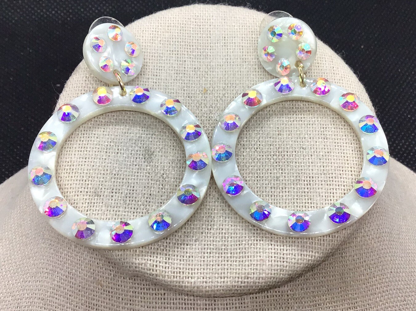 Vintage Costume Chunky White Plastic & Iridescent Stone Drop Earrings E828