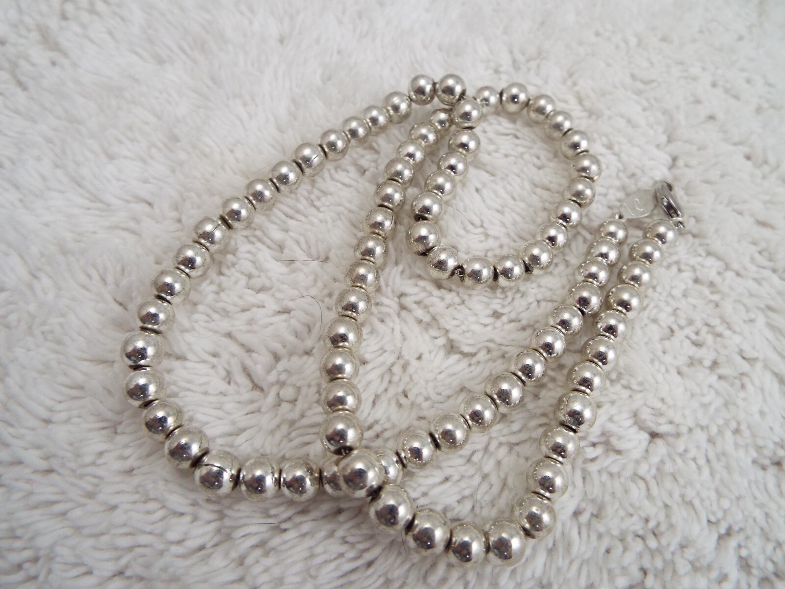LIZ CLAIBORNE Silvertone Bead Chain Necklace (J36)