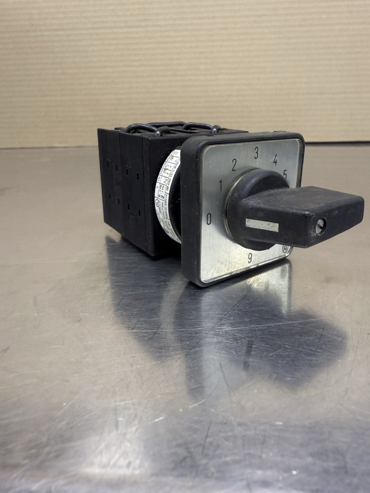 Klockner Moeller T0-4-15602/E Rotary Selector Switch 10 Position