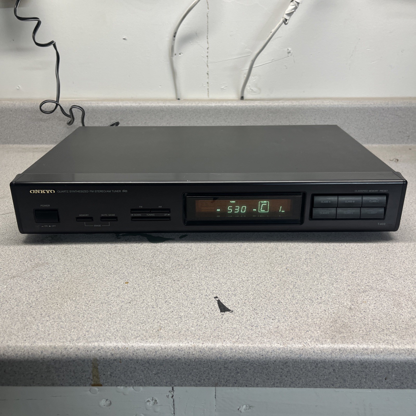 Onkyo T-403 Synthesized AM/FM Radio Stereo Tuner Vintage, Made in Japan