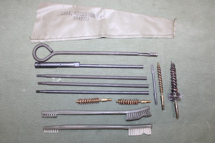 US Military Issue Rifle and Pistol Gun Cleaning Kit A2 Buttstock Pouch .223 5.56