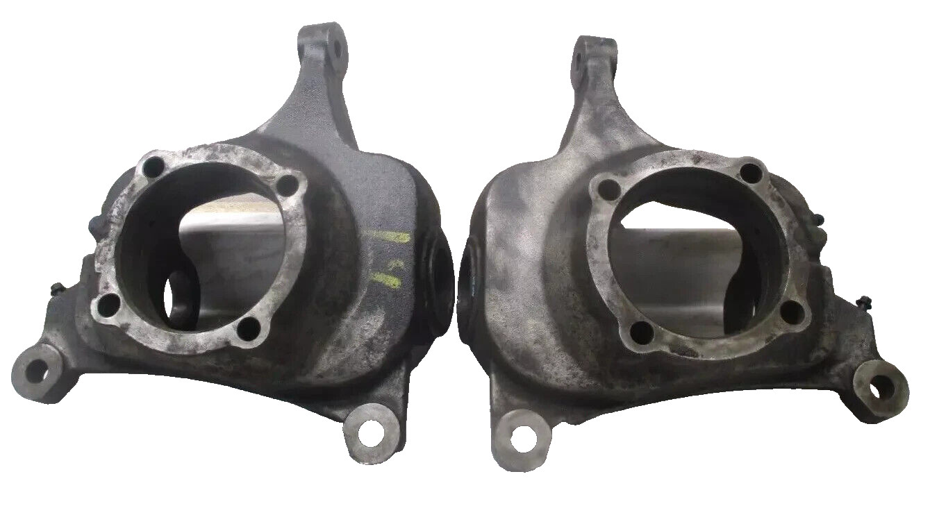 99 02 04 Ford F350 DANA 60 Set Right & Left Front Axle Steering Knuckle Spindle