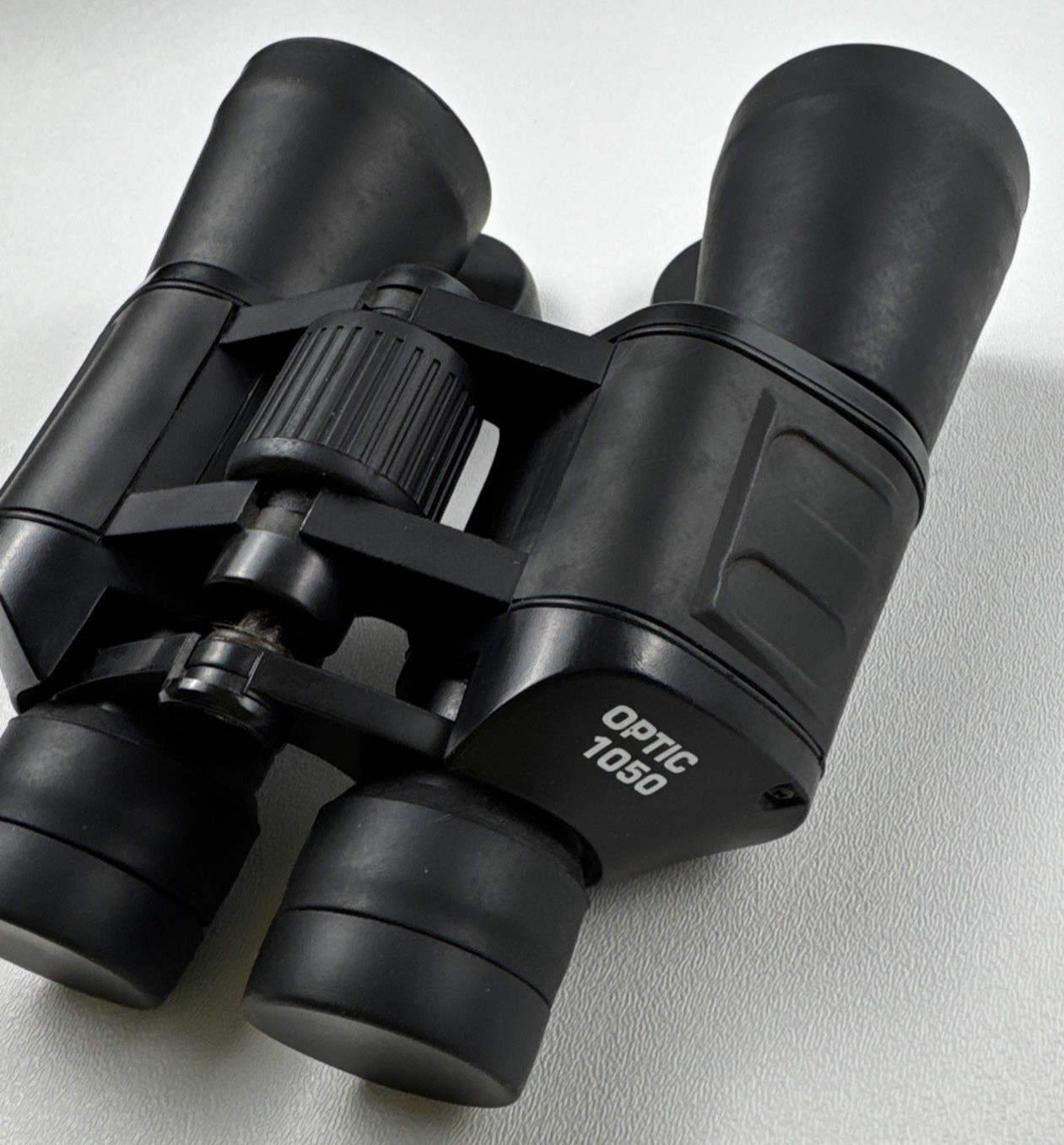 OPTIC 1050 BINOCULARS , & CARRYING CASE, VINTAGE