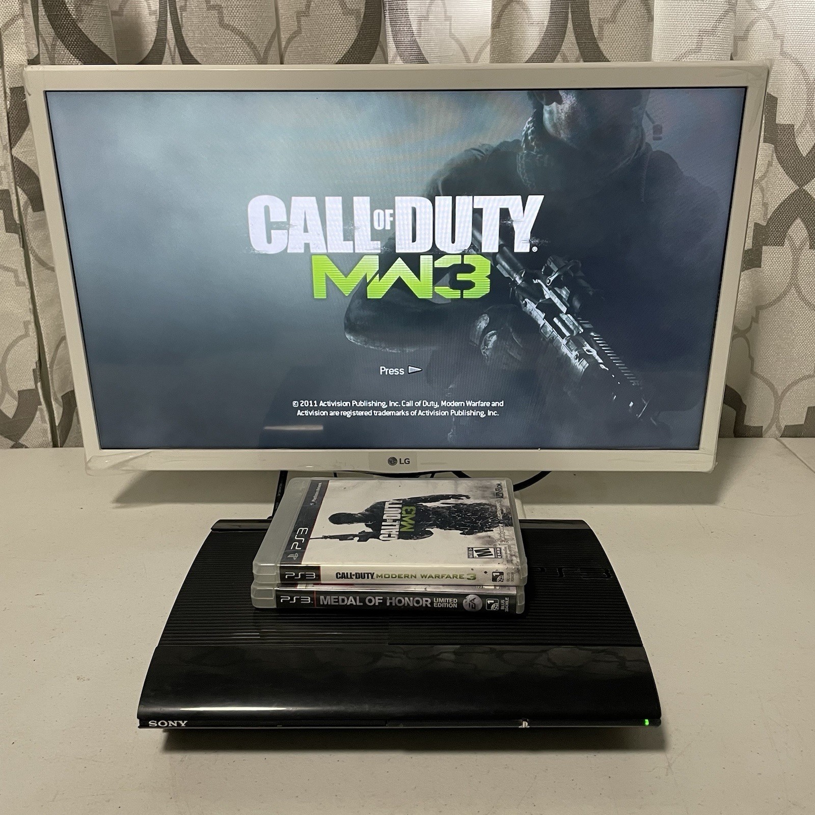 SEE⭐️VIDEO FOR PARTS - PS3 Super Slim 500GB w/COD MW3 & Medal Of Honor READ DESC