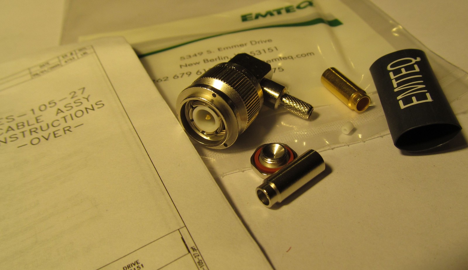 EMTEQ TMR130-1 RIGHT ANGLE PLUG/CONNECTOR/ADAPTER TNC 90° CESSNA/AVIATION/ RADIO
