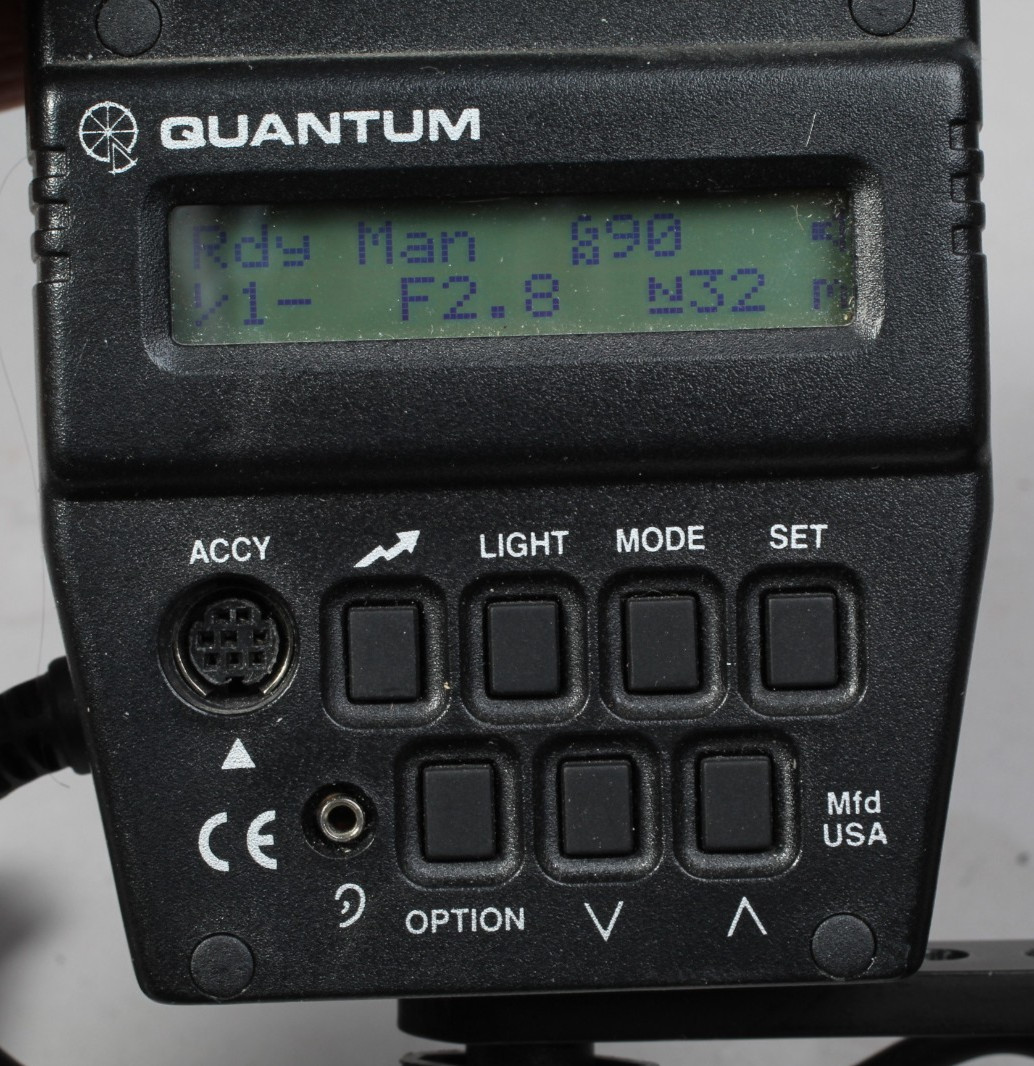 QUANTUM Q FLASH T2 W BULB CORD SOFT BOX REFLECTOR & MOUNT BRACKET TESTED WORKS
