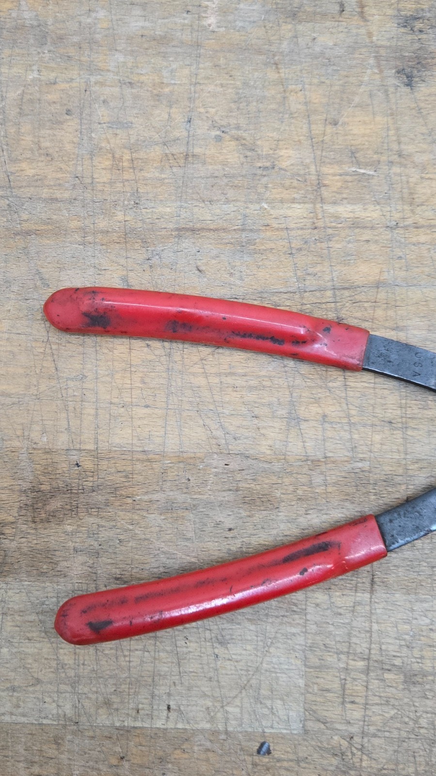 Blue Point BR2, C-Ring, Emergency Brake Cable Pliers, Red Handle