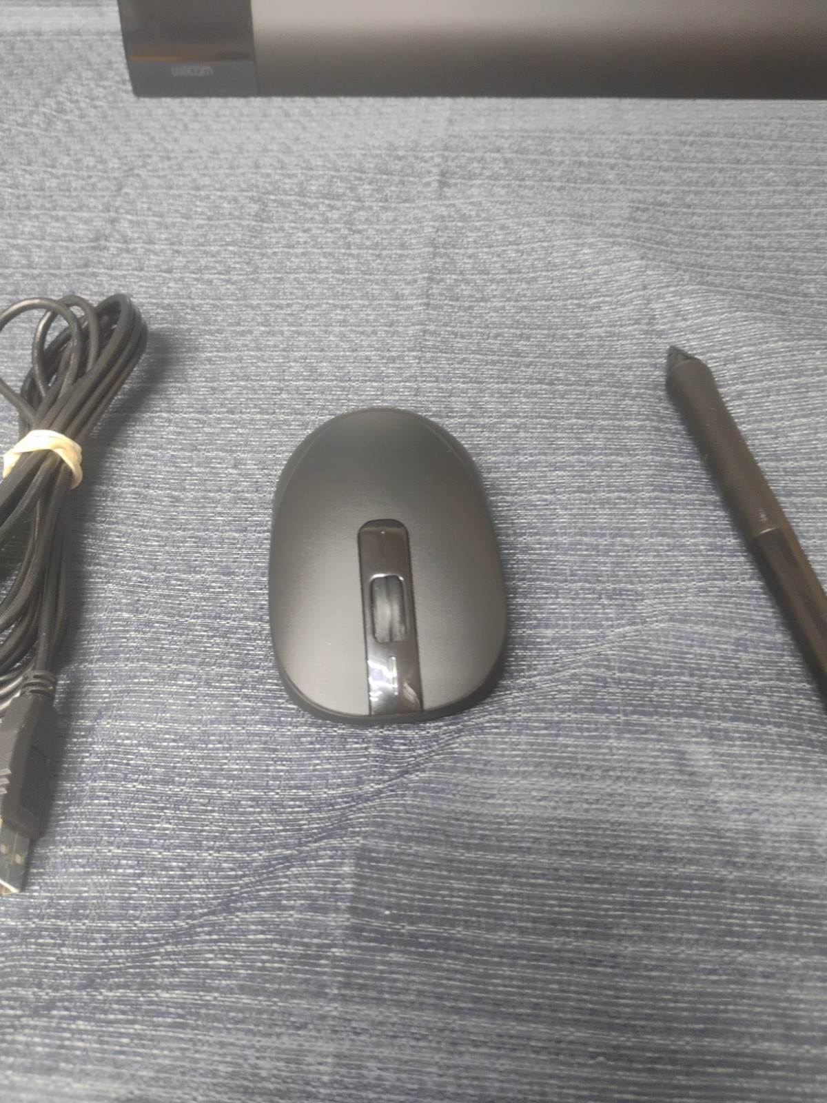 Wacom Intuos4 Medium Professional Graphics Tablet, PTK-640