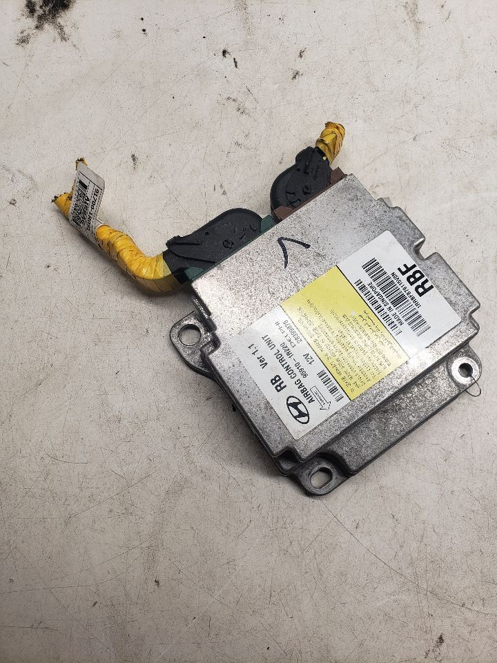 2014 Hyundai Accent Control Module ab Front Center Console US Market OEM 1409941