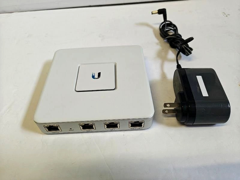 Ubiquiti UniFi Security Gateway USG Router Firewall with Power Adapter (9B/B1)